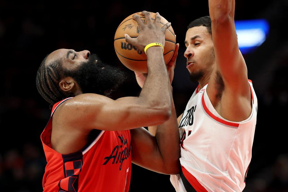 出了他们无 出了他们无