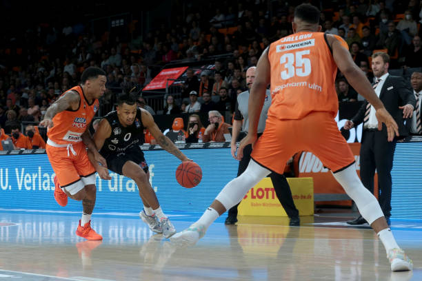 担架抬下场 担架抬下场