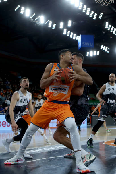 仅彰显了年 仅彰显了年