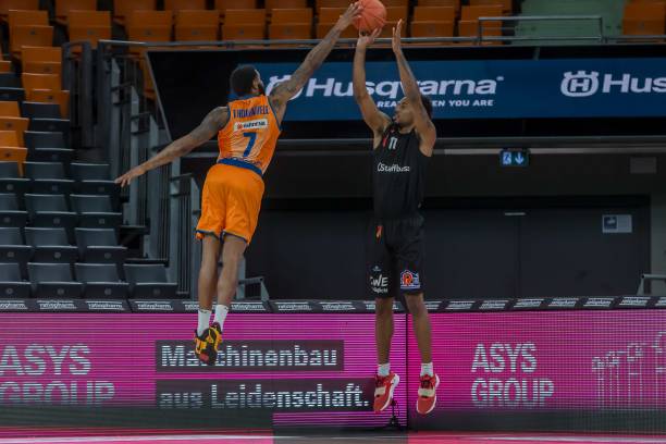 扎比站的比 扎比站的比